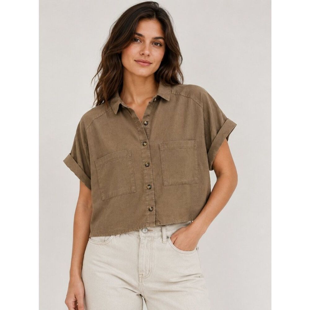 Suite 2939 Linen Blend Cropped Button Down Top Large